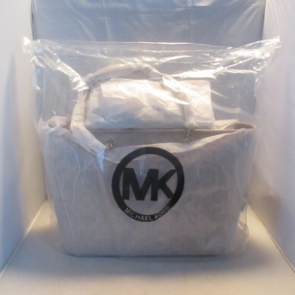 Michael Kors Jet Set Travel Medium Saffiano Leather Tote $298 Bisque #082 NWT - Picture 4 of 8